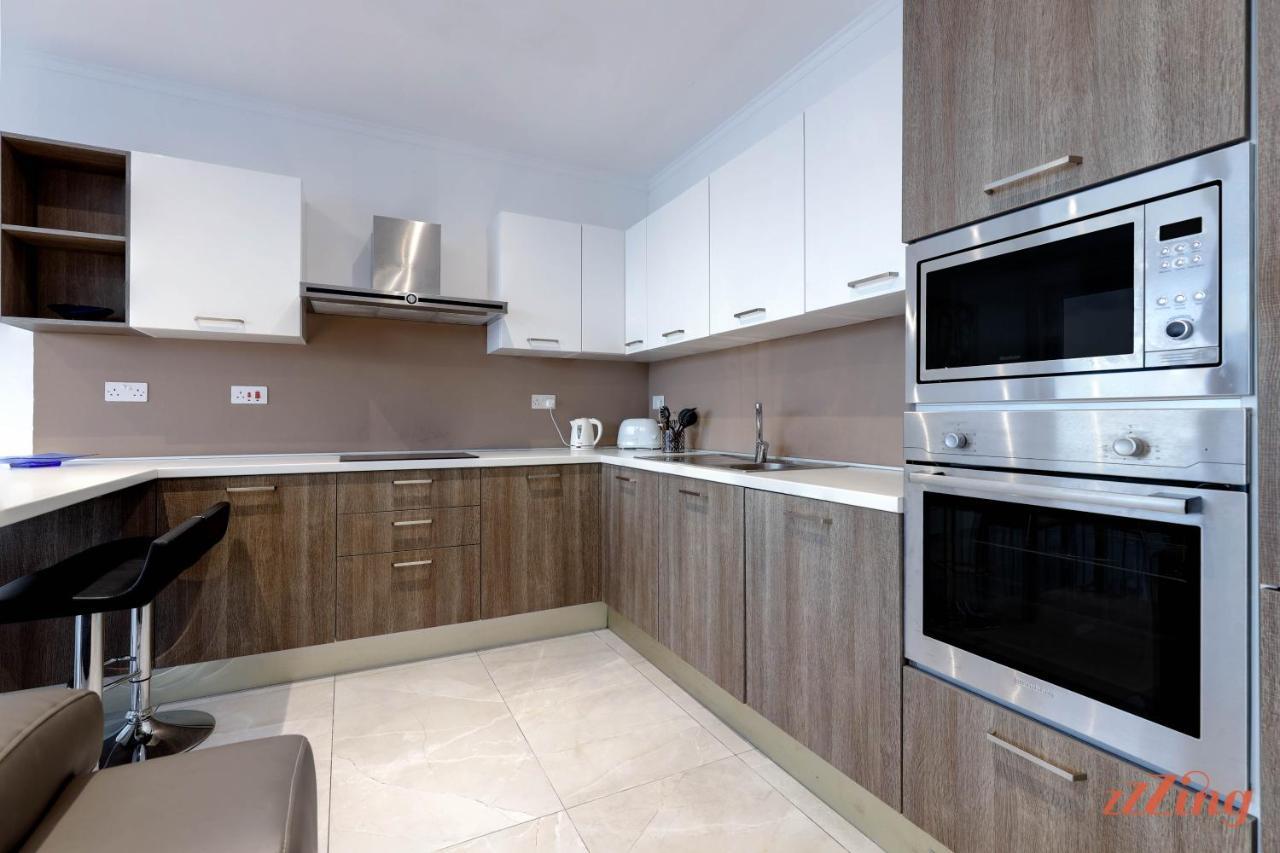 Pretty Beachfront Penthouse In Apartament *
