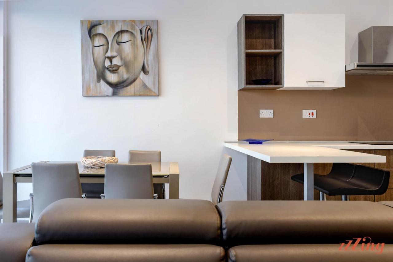 Pretty Beachfront Penthouse In Apartament *