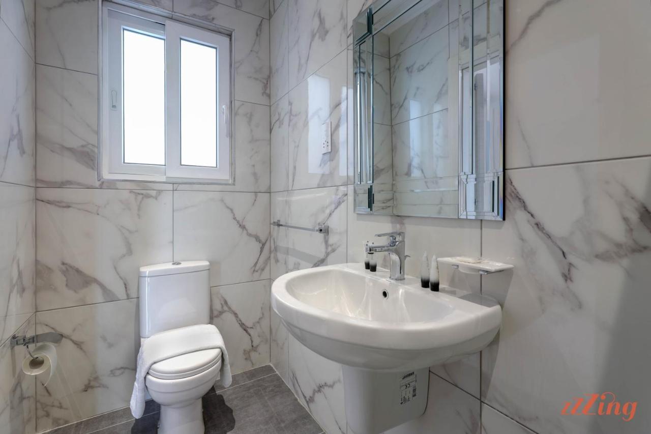 Apartament Pretty Beachfront Penthouse In