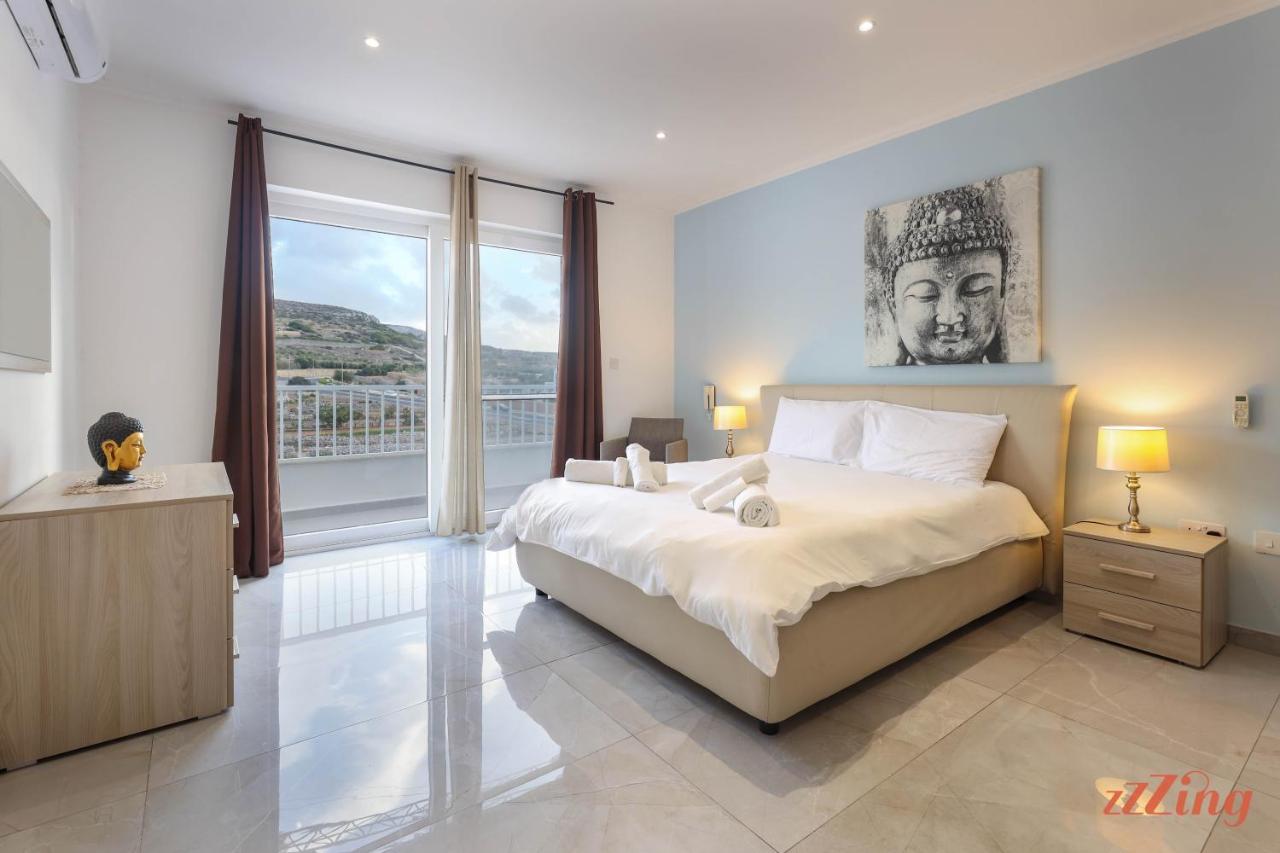 Pretty Beachfront Penthouse In Mellieħa